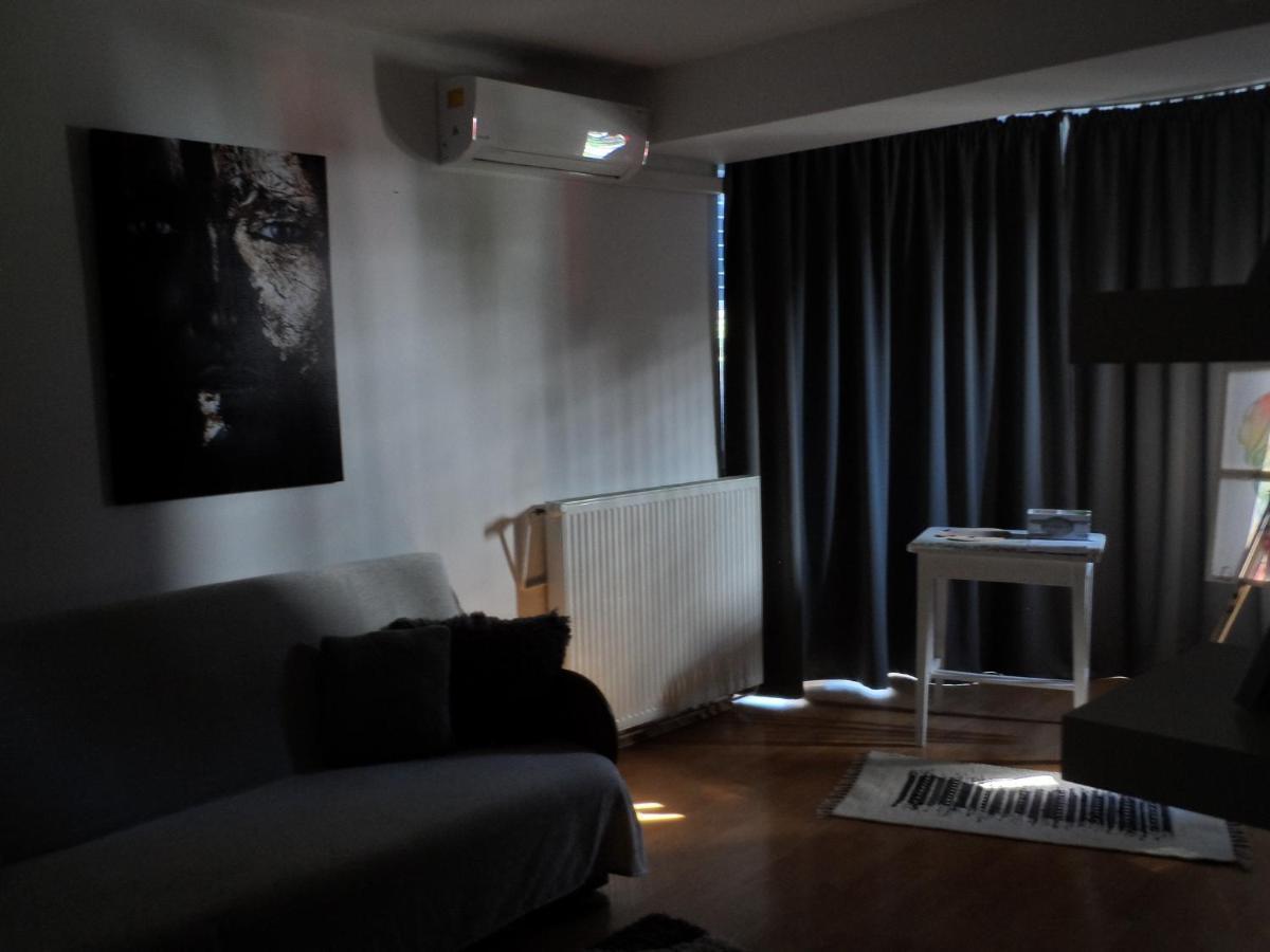 M@d Apartment